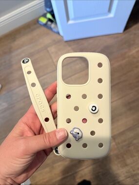 Crocs iPhone 16 pro Cream Phone Case with Strap